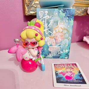 DODO RARA Miss Rara Savage Growth Series Blind Box-Miss Sweetheart